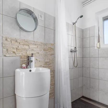 Kwatera prywatna Apartma In Wellness Dalija - Prenocisce Za Dve Osebi Podčetrtek